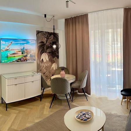 Jeny Boutique Apartment Târgu-Mureş Exterior foto
